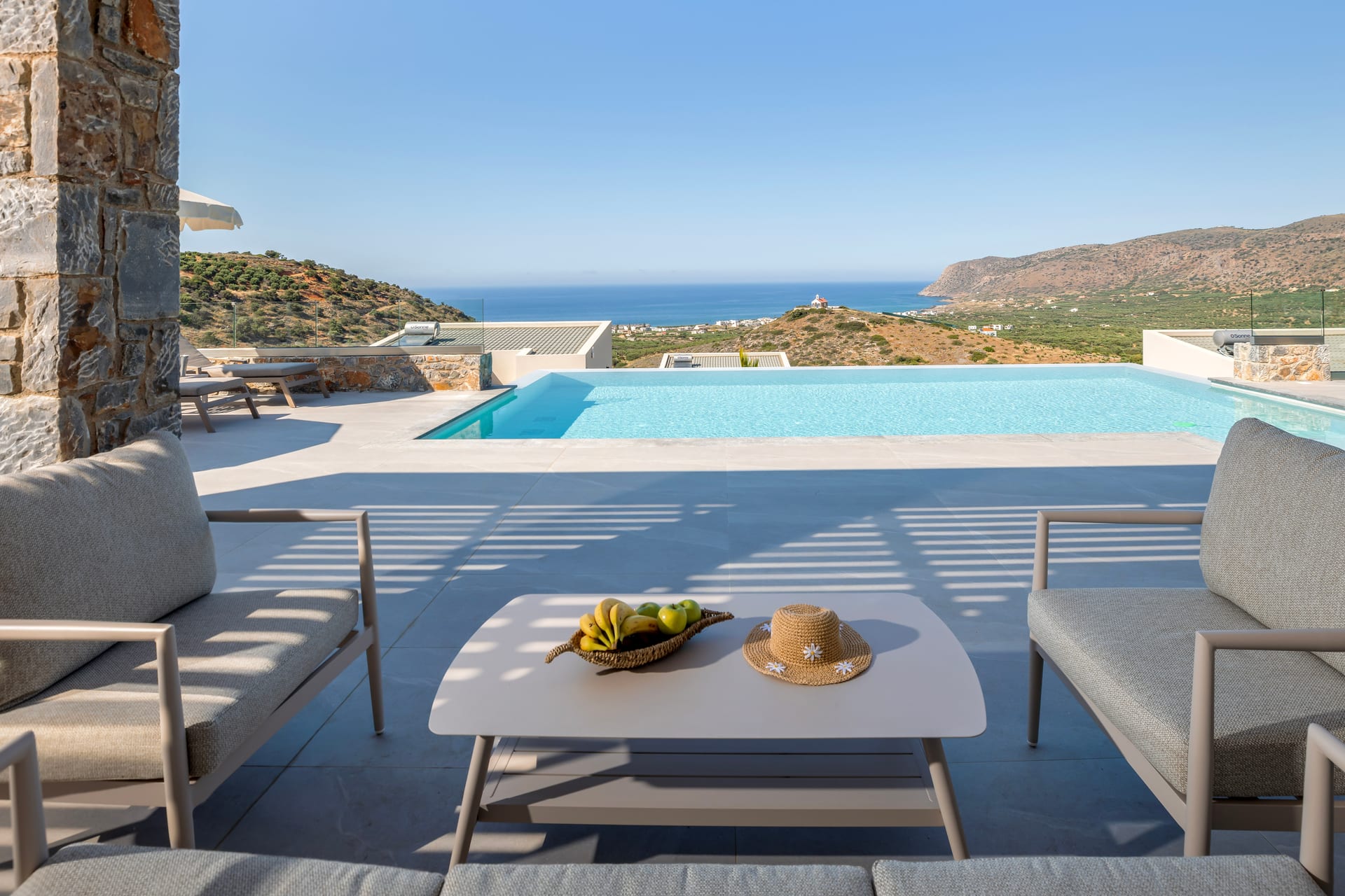 Private pool with sea view